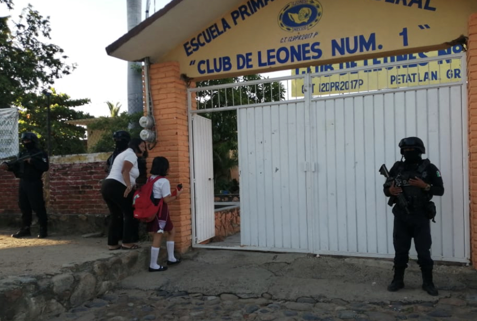 Vigilan policías calles, carreteras y escuelas de Petatlán y mantienen un  retén en Zihuatanejo - El Sur Acapulco suracapulco I Noticias Acapulco  Guerrero