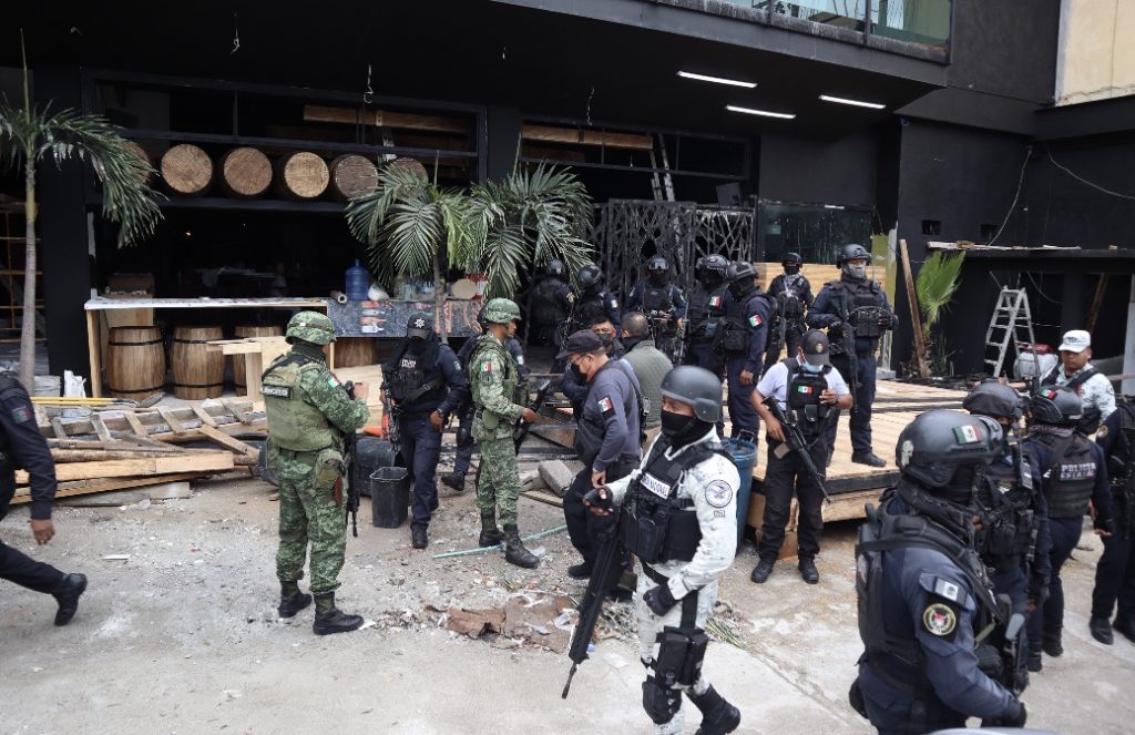 Hieren de bala a un militar en un bar cerca de la 35 Zona del Ejército