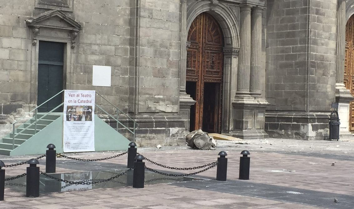 CIUDAD DE MÉXICO, 19SEPTIEMBRE2017.- La caedral metropolitana quedo afectada tras el sismo que se sintió en la capital. FOTO: ADRIANA ÁVÁREZ /CUARTOSCURO.COM