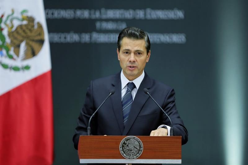 02072018-El presidente de México, Enrique Peña Nieto, le "tendió un puente" al izquierdista Andrés Manuel López Obrador, ganador de la Presidencia en las elecciones del domingo, al proponerle una transición de gobierno "ordenada y eficiente". EFE/Archivo