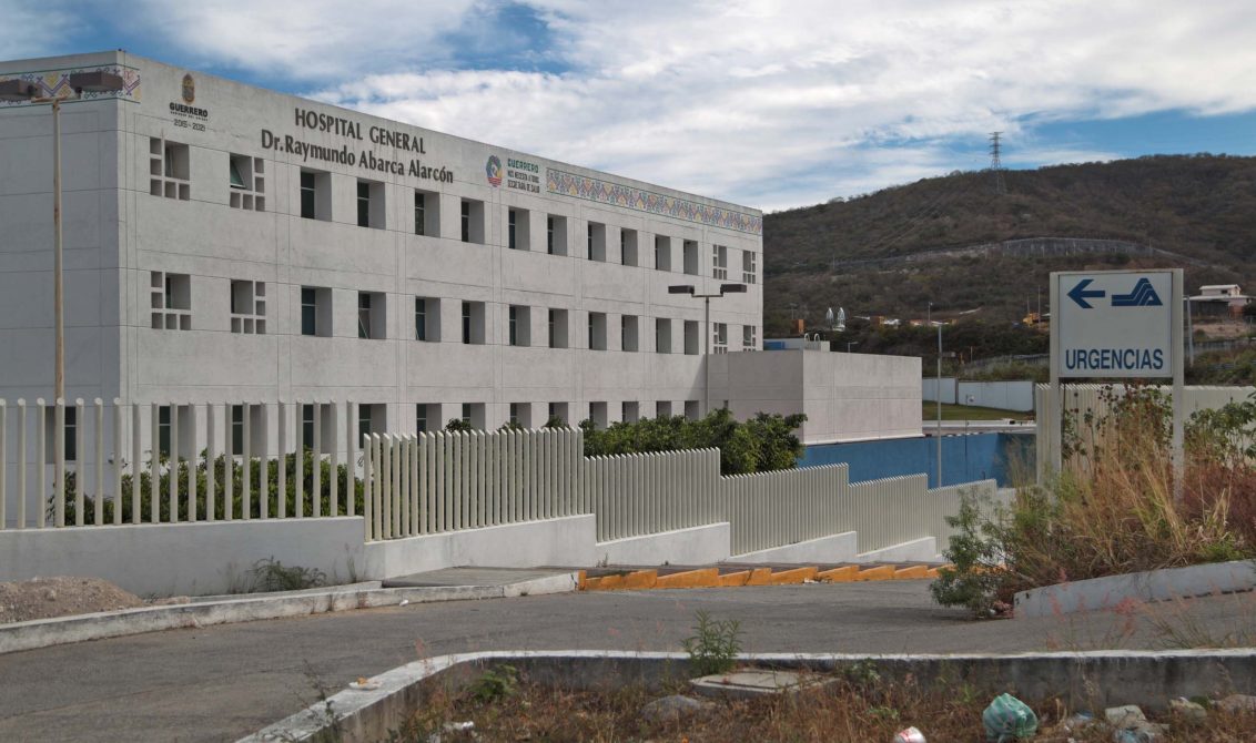 jnt-fachada-Hospital-General.jpg: Chilpancingo, Guerrero 25 de enero del 2018//Fachada del Hospital General Raymundo Abarca Alarcón. Foto: Jessica Torres Barrera