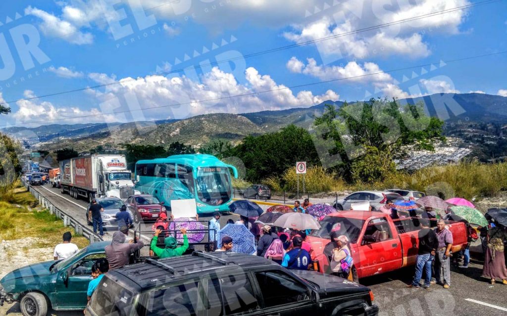 Damnificados de El Mirador piden se les entreguen las escrituras de las casas a donde fueron reubicados luego de la tormenta "Manuel"