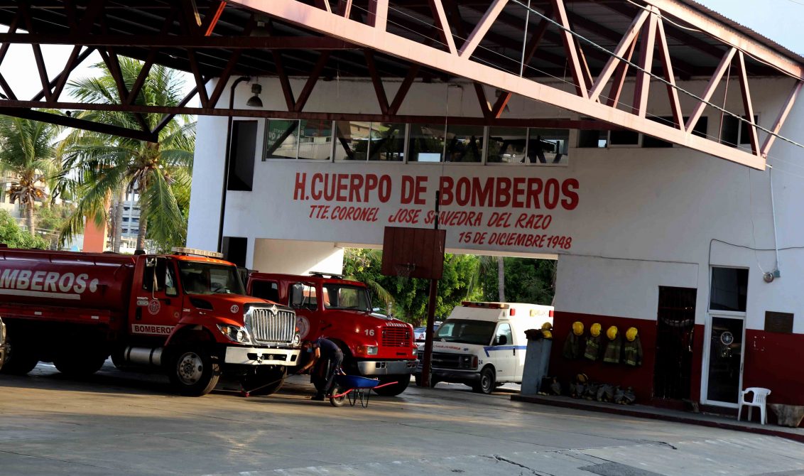 26-Mayo 2020 Acapulco, Gro. Aspecto de la fachada de Estación de Bomberos de Farallón. Foto: Carlos Alberto Carbajal