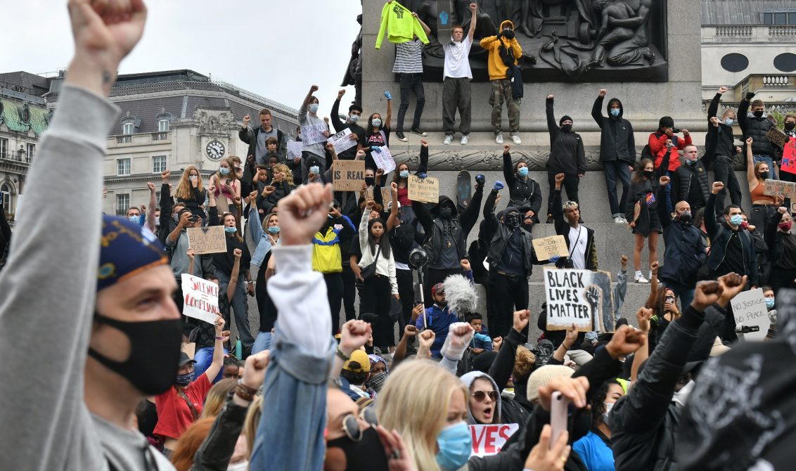 12 June 2020, England, London: Demonstrators take part in a protest by the Black Lives Matter movement in Trafalgar Square. Photo: Dominic Lipinski/PA Wire/dpa