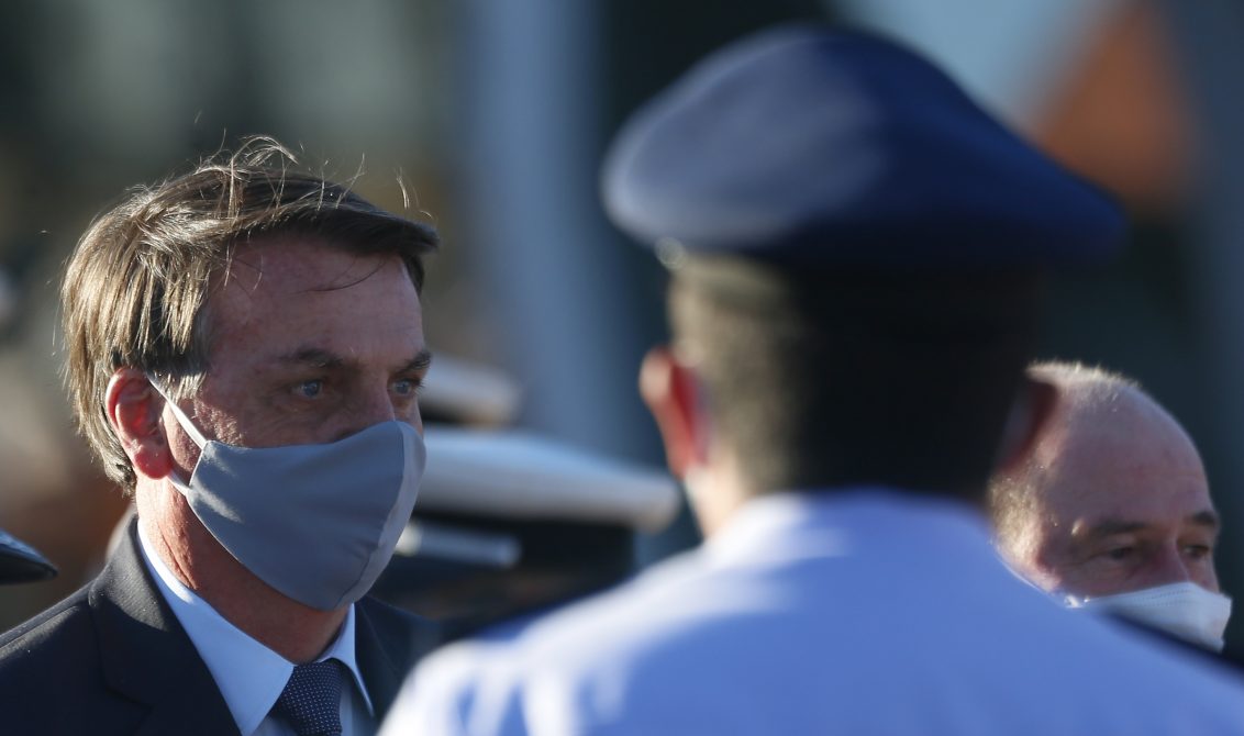 (200623) -- BRASILIA, 23 junio, 2020 (Xinhua) -- El presidente brasileño, Jair Bolsonaro, asiste a la ceremonia de inauguración del Centro de Operaciones Espaciales Principales (COPE), en Brasilia, Brasil, el 23 de junio de 2020. Situado en la capital Brasilia, el COPE fue inaugurado el martes por el presidente Bolsonaro y está considerado como la instalación del sector público más moderna del país, y cuenta con sistemas de operación de última generación, capaces de mantener el funcionamiento en cualquier situación crítica. (Xinhua/Lucio Tavora) (lt) (ra) (rtg)(dp)