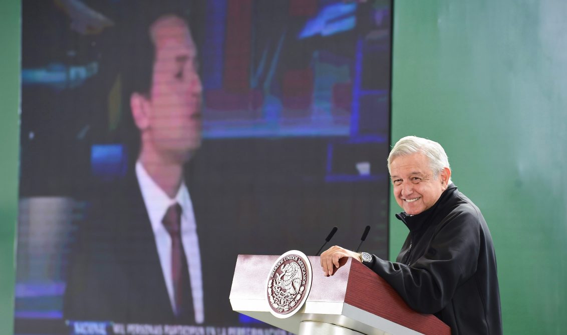 SANTA LUCÍA DEL CAMINO, OAXACA, 24JULIO2020.- Andrés Manuel López Obrador, Presidente de México, ofreció su conferencia matutina en la base militar de Santa Lucía del Camino. Lo compañaron al mandatario: General Luis Cresencio Sandoval González, secretario de la Defensa Nacional; José Rafael Ojeda Sandoval, secretario de Marina; Luis Rodríguez Bucio, comandante de la Guardia Nacional; David León Romero, coordinador general de Protección Civil y Alejandro Murat Hinojosa, gobernador de Oaxaca. FOTO: PRESIDENCIA/CUARTOSCURO.COM