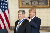 HANDOUT - 24 July 2020, US, Washington: US President Donald Trump presents the Presidential Medal of Freedom to Olympic Silver Medalist and former US Representative Jim Ryun in the Blue Room of the White House. Photo: Joyce Boghosian/White House/dpa - ATTENTION: editorial use only and only if the credit mentioned above is referenced in full