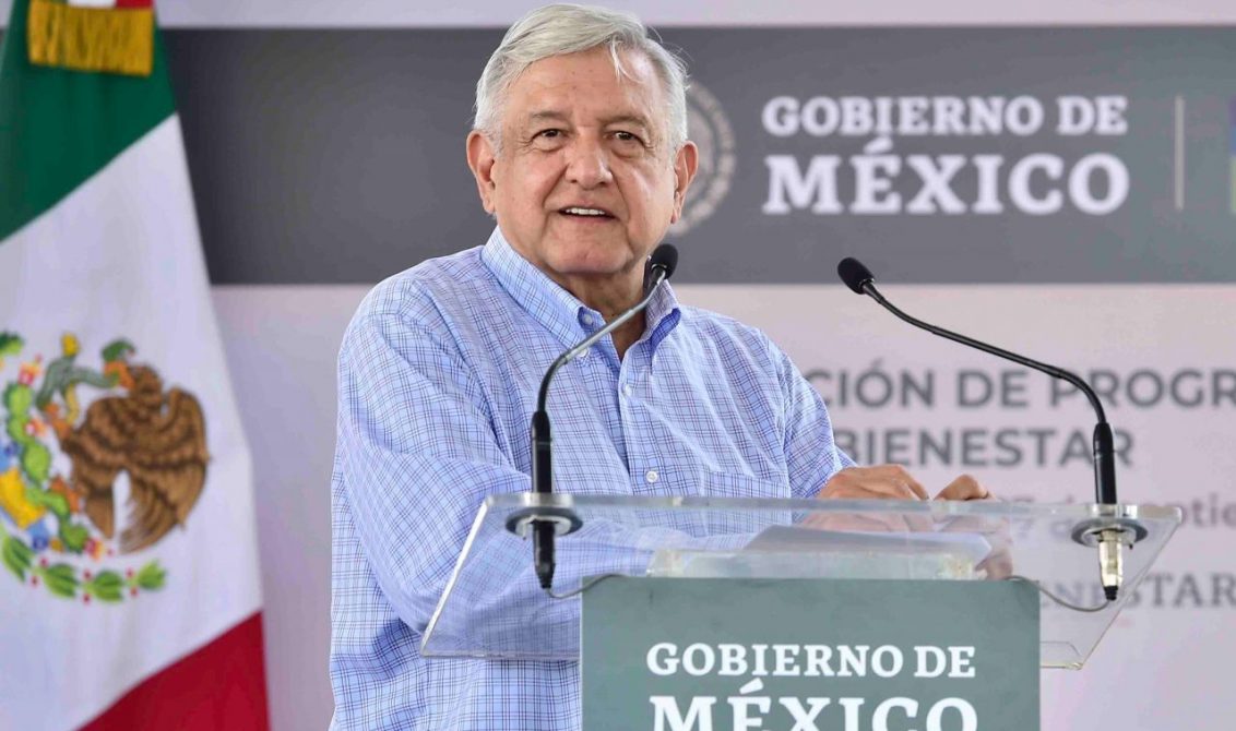 CÓRDOBA, VERACRUZ, 27SEPTIEMBRE2020.- Andrés Manuel López Obrador, Presidente de México, y Cuitláhuac García, gobernador de Veracruz, presidieron la Evaluación de Programas para el Bienestar en la Ex Hacienda de Toxpan. FOTO: PRESIDENCIA/CUARTOSCURO.COM