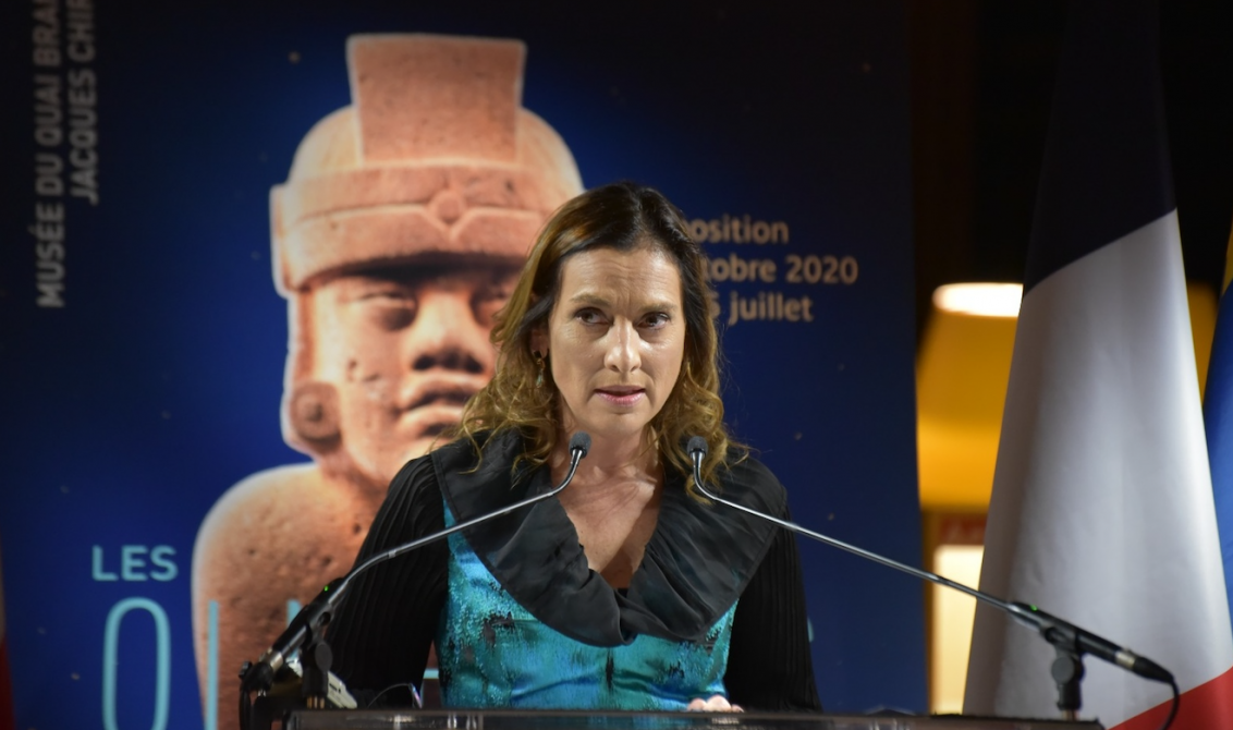 Beatriz Gutiérrez Müller durante su discurso en el museo Quai Branly-Jacques Chirac