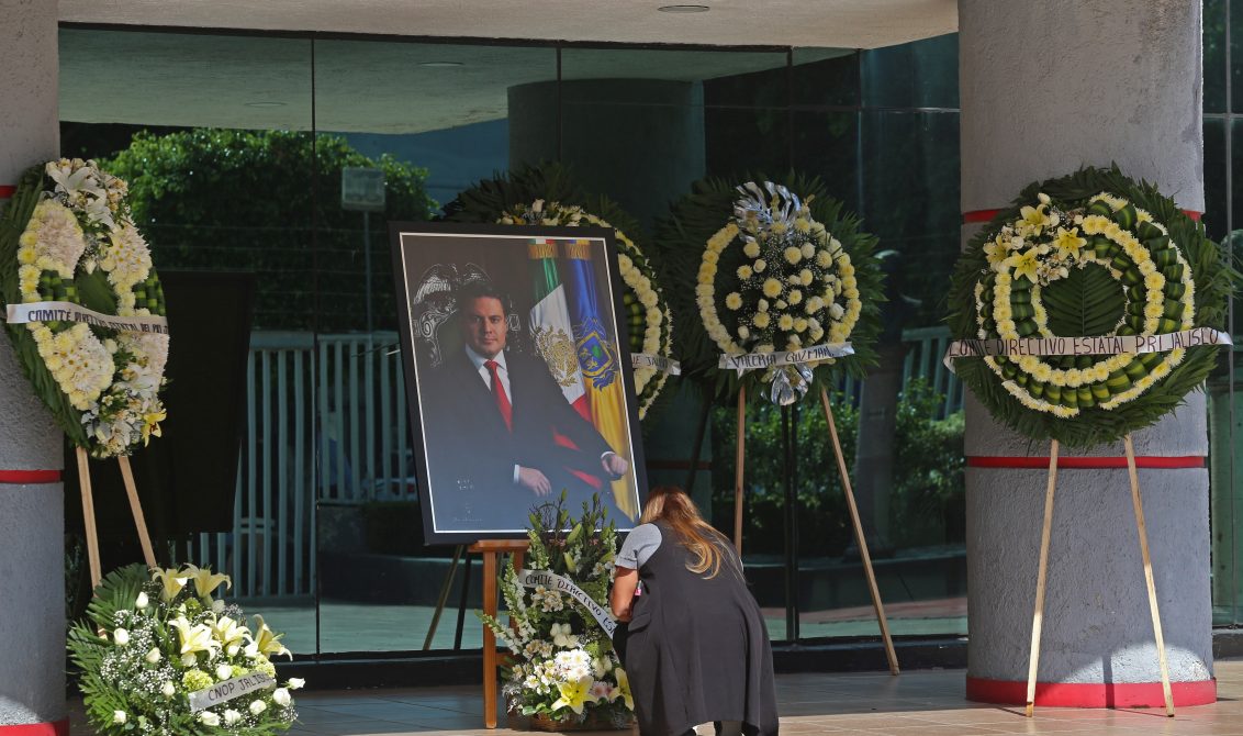 Asesinan A Exgobernador De Jalisco : Dwe4dhg4lxdjqm / La madrugada de este viernes, 18 de diciembre, fue asesinado aristóteles sandoval, exgobernador de jalisco, en puerto vallarta.