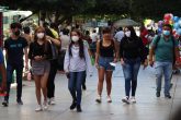 Pese a ir en aumento los contagios por Covid-19 en Guerrero, jóvenes pasean en el centro de Chilpancingo. Foto: Jesús Eduardo Guerrero