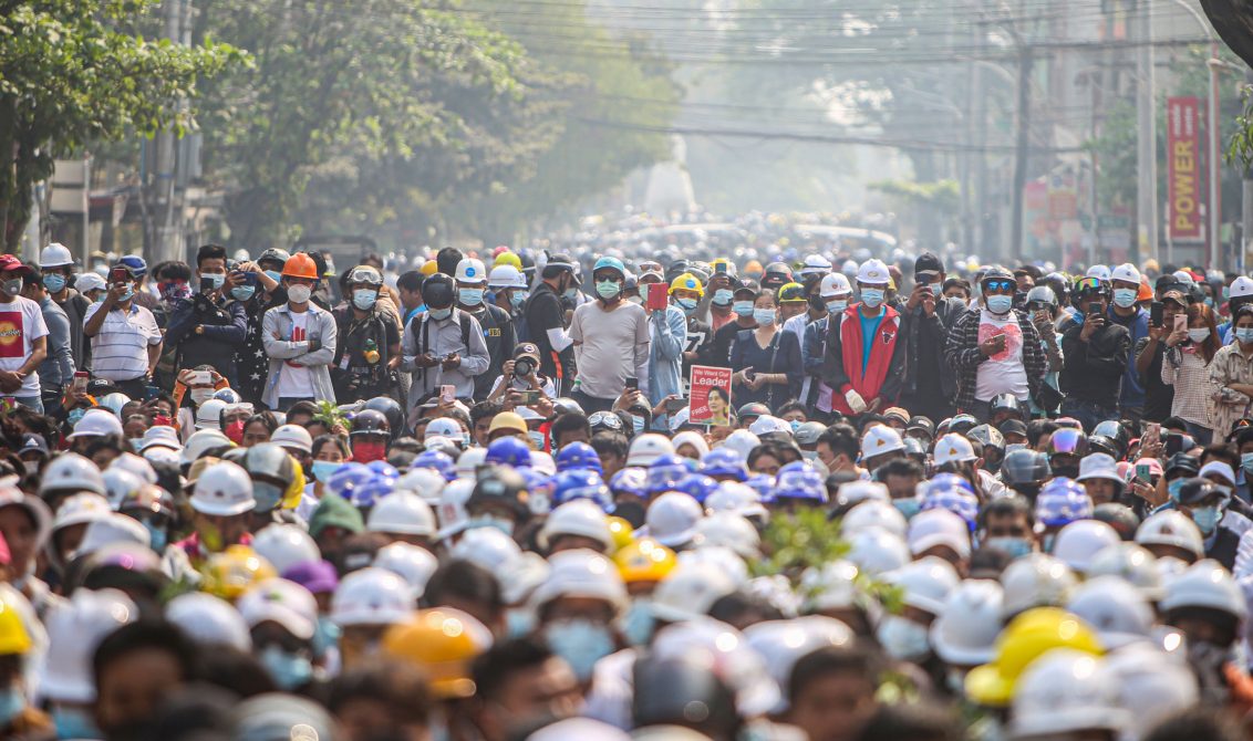 07 March 2021, Myanmar, Mandalay: Protesters gather during a demonstration against the military coup and the detention of civilian leaders. Photo: Kaung Zaw Hein/SOPA Images via ZUMA Wire/dpa