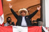 El candidato de Perú Libre a la Presidencia, Pedro Castillo, pidió ayer a sus seguidores ser “respetuosos” con la “voluntad popular” y aseveró que será “el primero” en hacer que la elección de los peruanos en la segunda vuelta de las presidenciales sea acatada. Foto: DPA