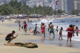 31 de Julio 2021 Acapulco, Gro. Bañistas disfrutan de la playa en Dominguillo, el día sábado . Foto: Carlos Alberto Carbajal