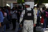 jnt-Guardia-Nacional-zocalo.jpg: Chilpancingo, Guerrero 13 de agosto del 2021// Integrante de la Guardia Nacional recorren el zócalo de Chilpancingo, la tarde de ayer. Foto: Jessica Torres Barrera