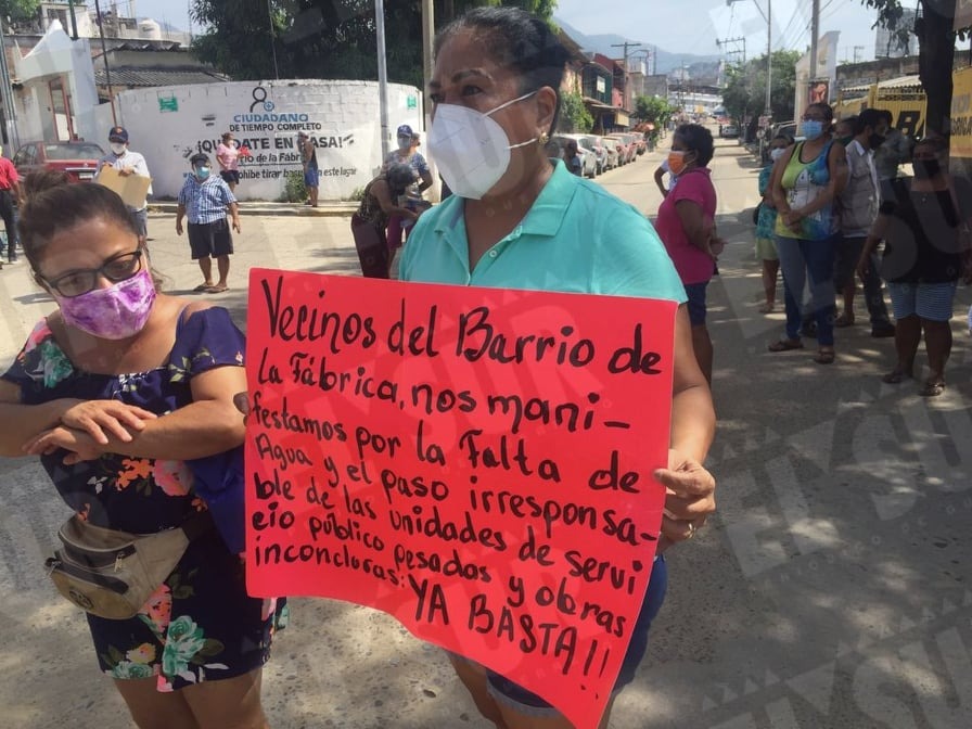 Bloquean una avenida vecinos del barrio de La Fábrica en Acapulco - El ...