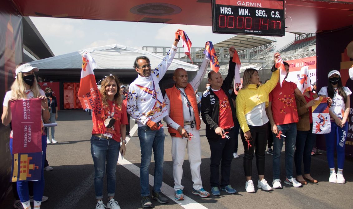 CIUDAD DE MÉXICO. 26NOVIEMBRE2021.- En el autodromo Hermanos Rodríguez, iniciaron las actividades del araton de la Ciudad de México. Javier Hidalgo encabezó el inicio de estas actividades. FOTO: VICTORIA VALTIERRA/CUARTOSCURO.COM