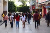 Pese al riesgo de un nuevo repunte de casos por Covid-19 y la nueva variante Ómicron, habitantes de Chilpancingo se aglomeran en el centro de la ciudad. Foto: Jesús Eduardo Guerrero