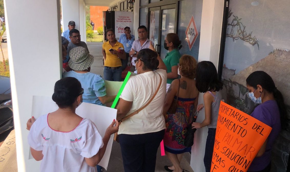 Se manifiestan vecinos de Real del Palmar contra Casas Ara - El Sur  Acapulco suracapulco I Noticias Acapulco Guerrero