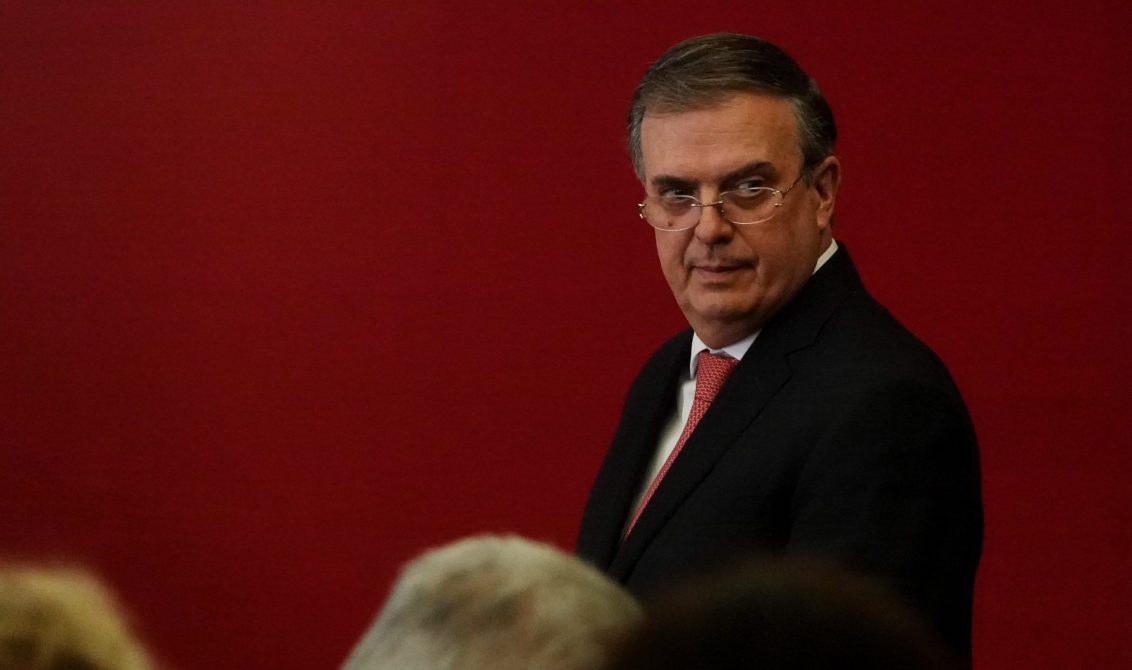 CIUDAD DE MÉXICO, 23AGOSTO2022.- Marcelo Ebrard, secretario de Relaciones Exteriores, y Zaza Gabunia, embajador de Georgia en México, encabezaron la firma de convenio entre ambas naciones para la cooperación en materia educativa y cultural. FOTO: GALO CAÑAS/CUARTOSCURO.COM