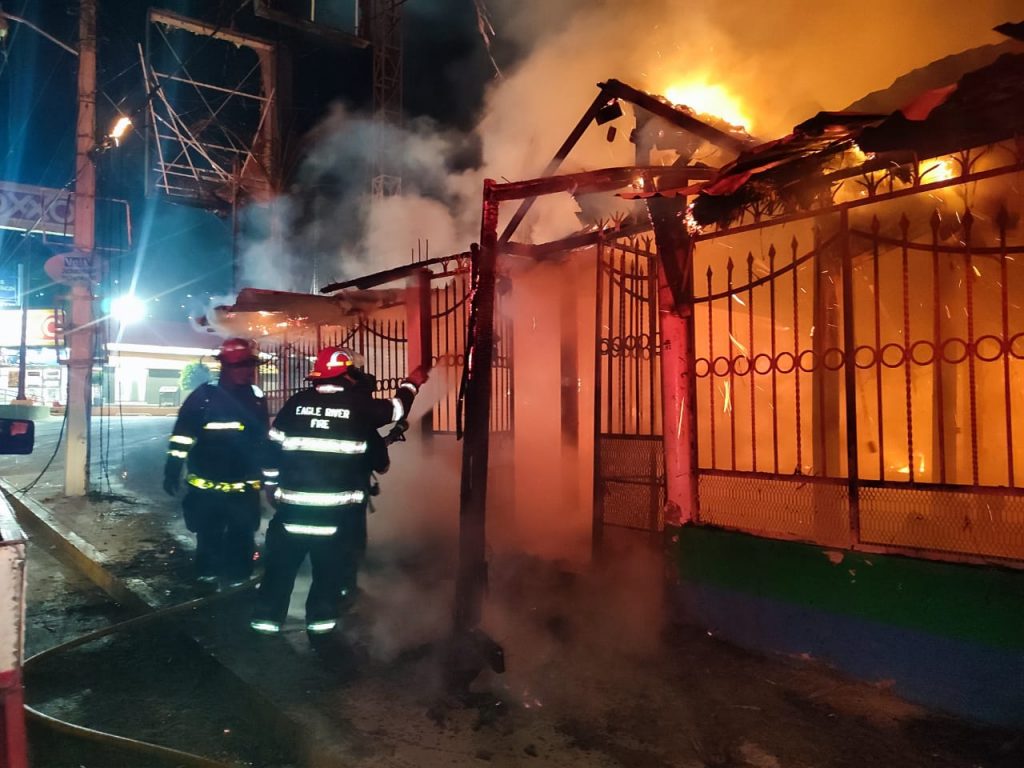 Mueren dos hombres en un incendio en un restaurante de Chilpancingo; se  queman 9 locales en el mercado - El Sur Acapulco suracapulco I Noticias  Acapulco Guerrero