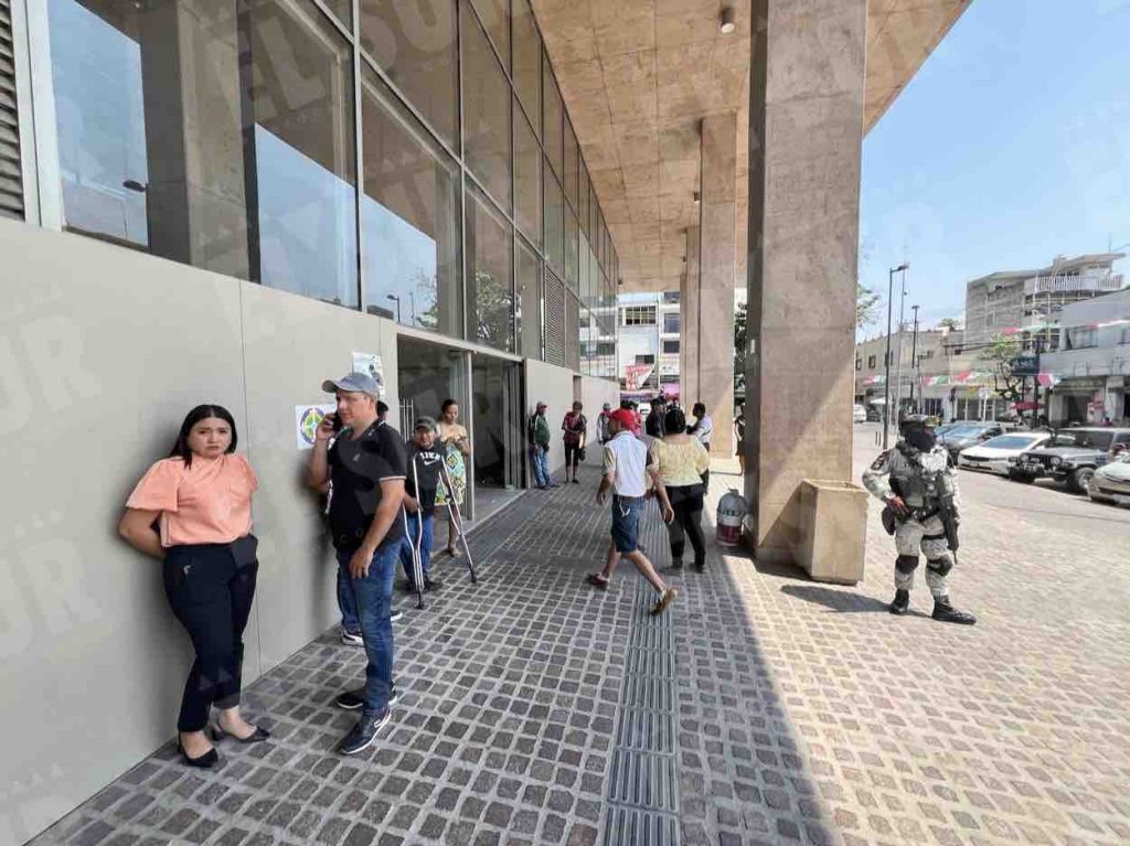 Personas evacuadas en Iguala. Foto: El Sur