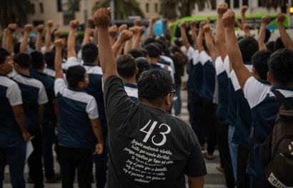 Marcha por los normalistas desaparecidos, el pasado junio en Ciudad de México • Foto: ObturadorMX