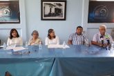 La viuda de Armando Chavarría, Martha Obeso, la esposa y los hijos de Guillermo Sánchez Nava, Alicia Carrera, Patricia Sanchez y Javier Sánchez, y el ex guerrillero Nicomedes Fuentes en conferencia de prensa. Foto: Jessica Torres Barrera