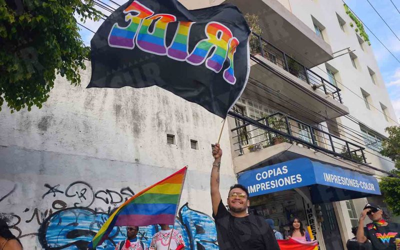Piden alto a las violencias por prejuicio en la 25 marcha estatal de colectivos LGBTIQ+ que se lleva a cabo la tarde de este viernes 12 de junio en Chilpancingo. Foto Jessica Torres Barrera