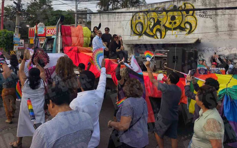 Piden alto a las violencias por prejuicio en la 25 marcha estatal de colectivos LGBTIQ+ que se lleva a cabo la tarde de este viernes 12 de junio en Chilpancingo. Foto Jessica Torres Barrera
