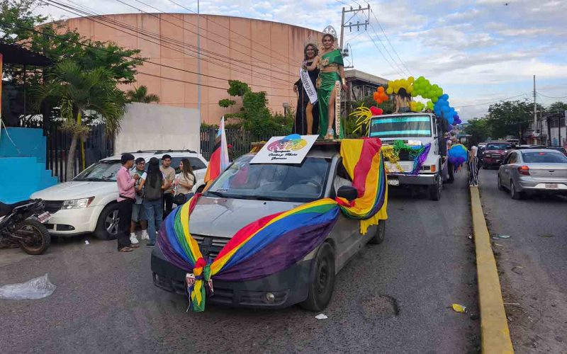Piden alto a las violencias por prejuicio en la 25 marcha estatal de colectivos LGBTIQ+ que se lleva a cabo la tarde de este viernes 12 de junio en Chilpancingo. Foto Jessica Torres Barrera