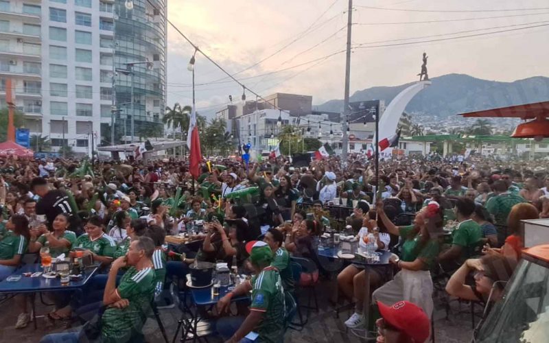 Aficionados de Guerrero en apoyo al 'Tri' ante Inglaterra. Foto: Carlos Carbajal
