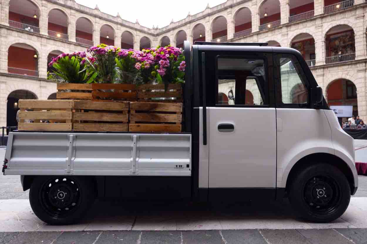 Photo: suracapulco.mx Mexico Unveils Olinia Carga: Affordable Electric Cargo Vehicle Priced at $150,000 Pesos